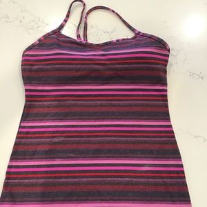 Athletic lulu top